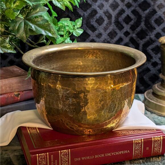 9.5"W Vintage Hammered Solid Brass Decorative Storage Planter Bowl w/ Patina - Picture 1 of 6